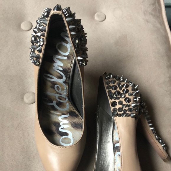 Sam Edelman Roza Lorissa Tan Nude Leather Studded Pump. Size 8.5 - Picture 4 of 5